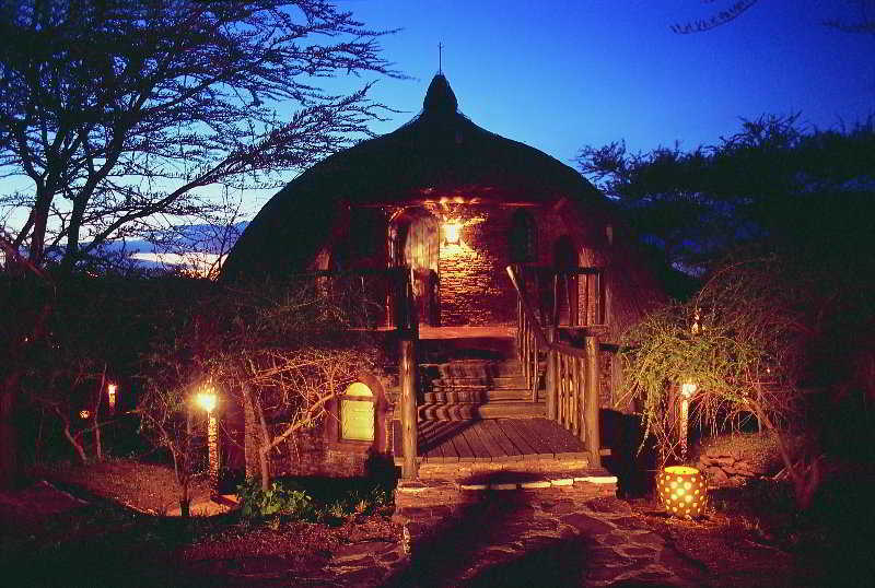 Serengeti Serena Safari Lodge Esterno foto